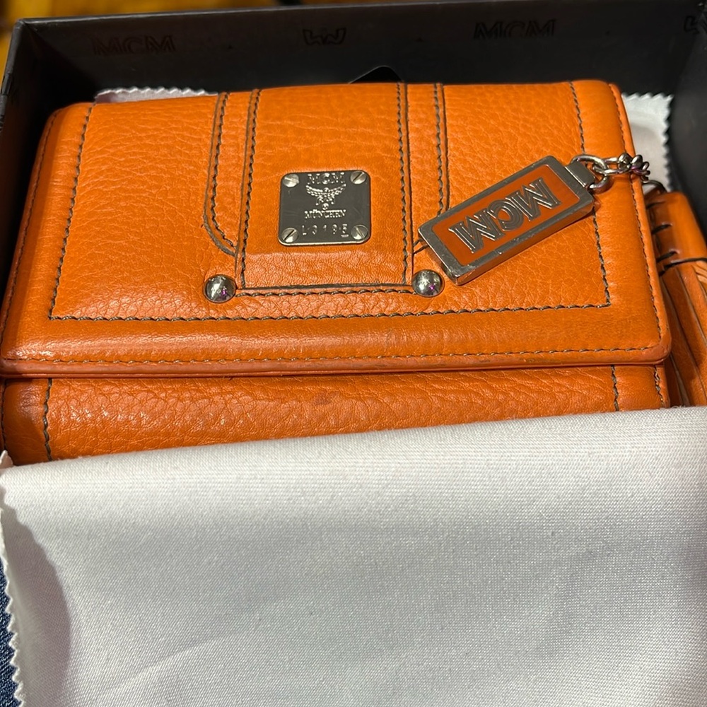 MCM Wallet full inclusion